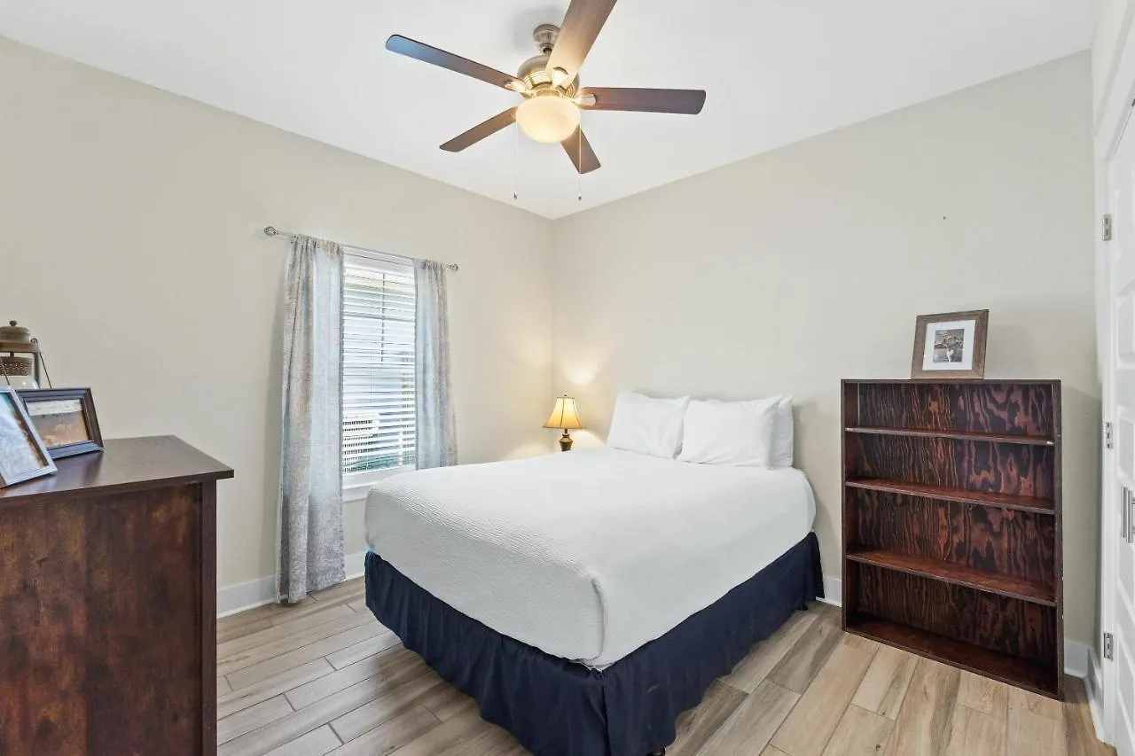 Pet Friendly Beach House - The Beach Getaway By Panhandle Getaways Panama City Beach Vakantiehuis