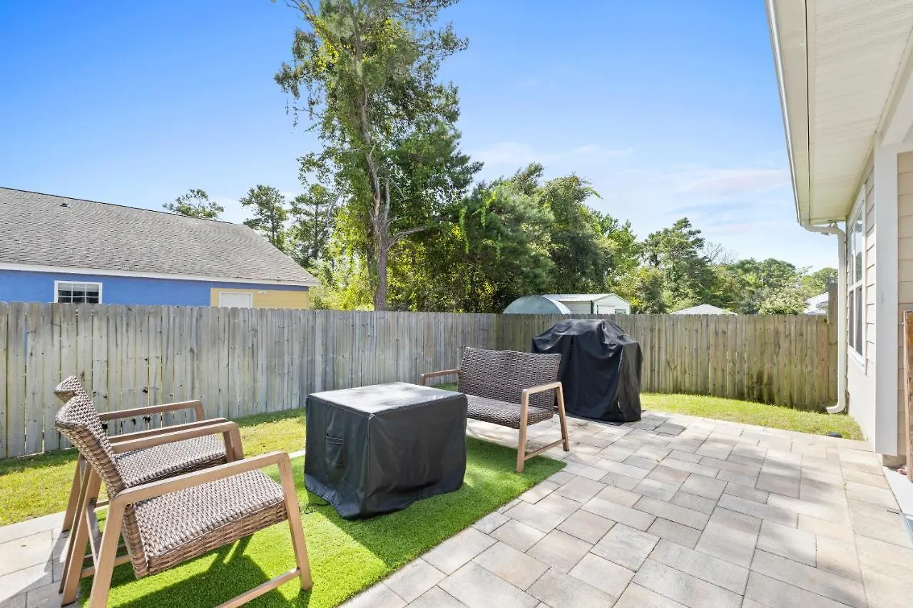 Pet Friendly Beach House - The Beach Getaway By Panhandle Getaways Panama City Beach 0*,  Verenigde Staten